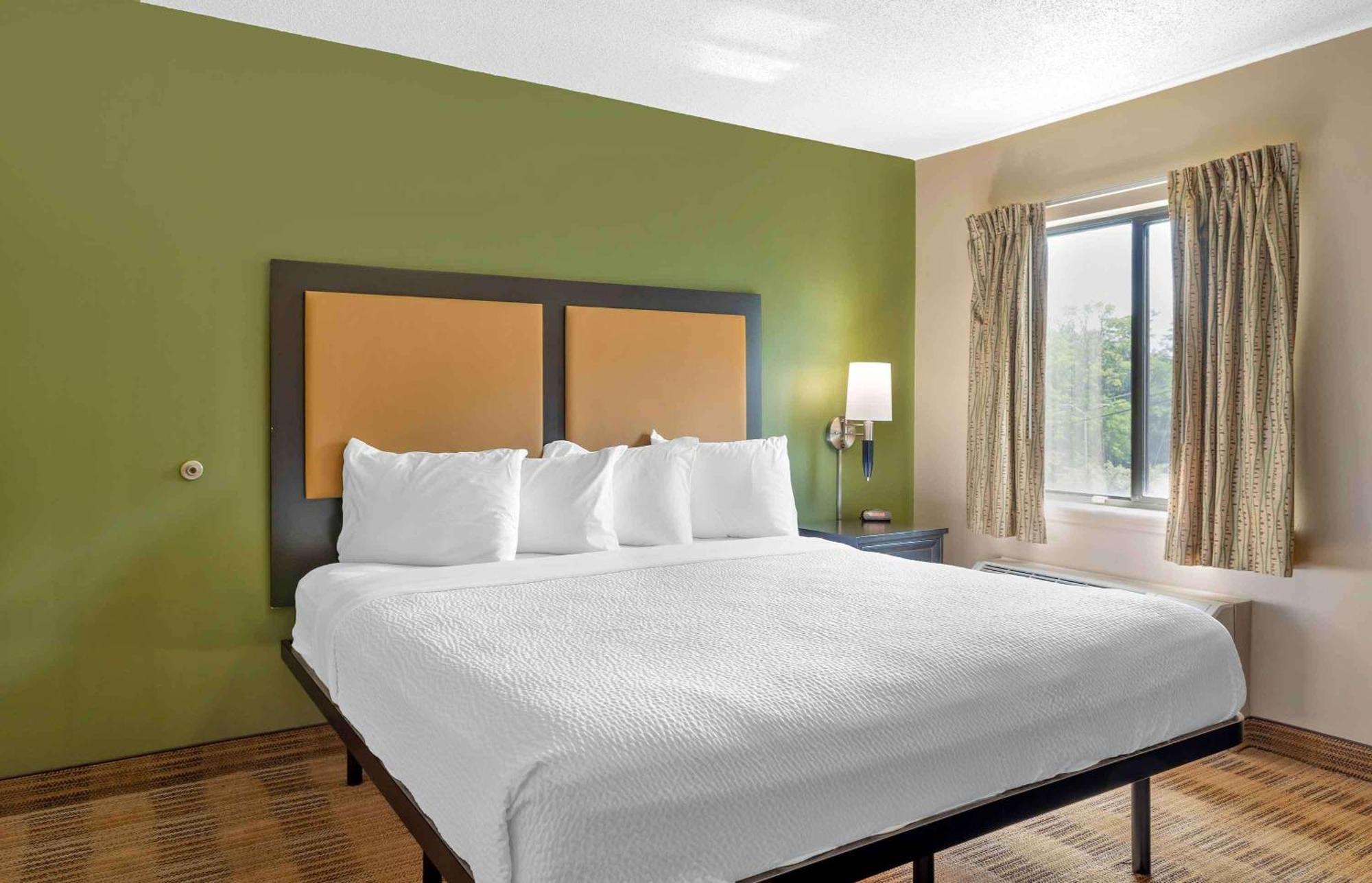 Extended America - - West Hills Hotel