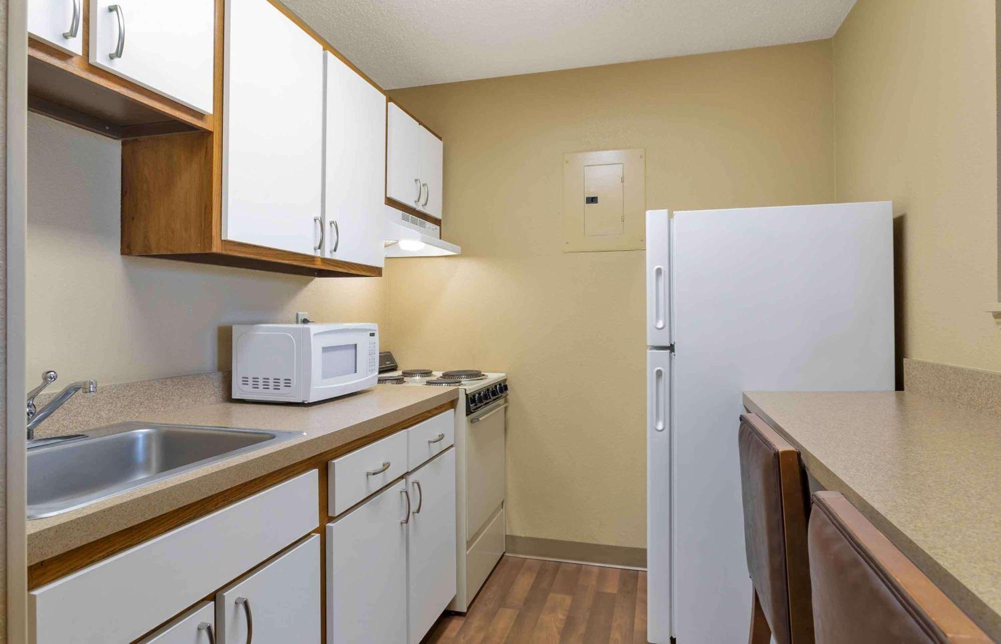 Hotel Extended America - - West Hills